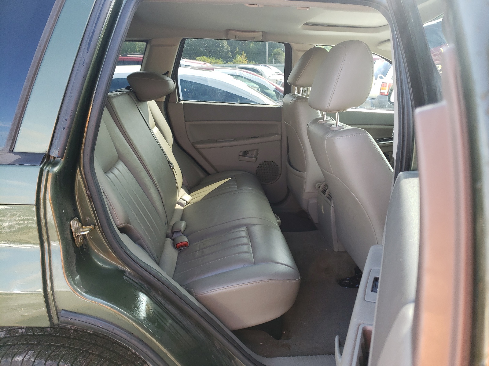 Photo 6 from auction – 2006 JEEP GRAND CHER with VIN 1J4GR48K26C355979