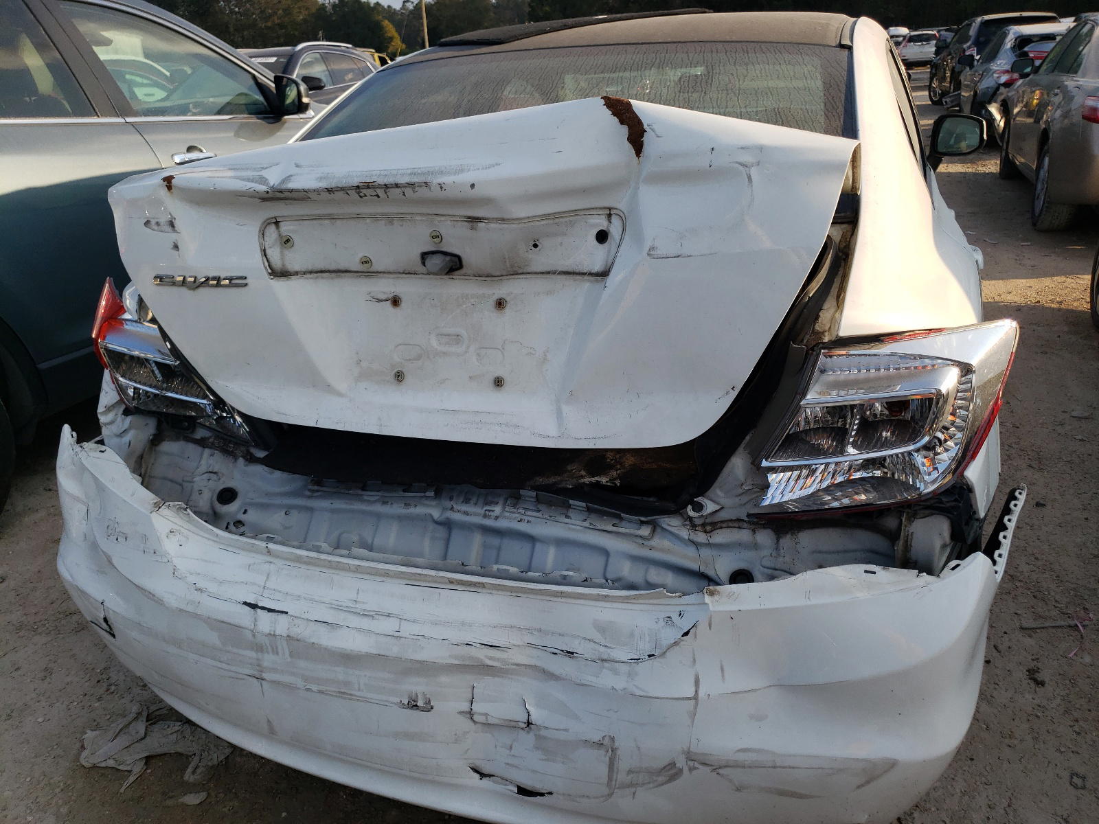 Photo 9 from auction – 2012 HONDA CIVIC LX with VIN 19XFB2F5XCE067199