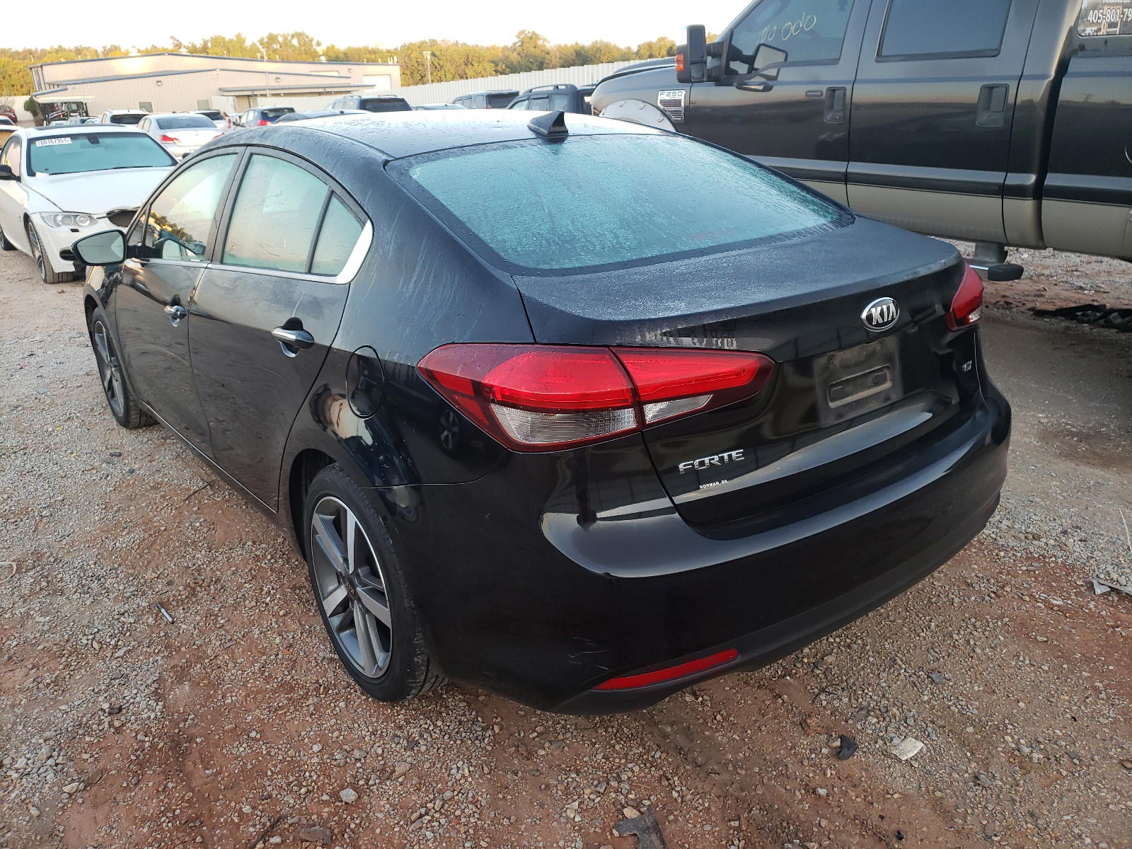 Photo 3 from auction – 2017 KIA FORTE EX with VIN 3KPFL4A89HE130164