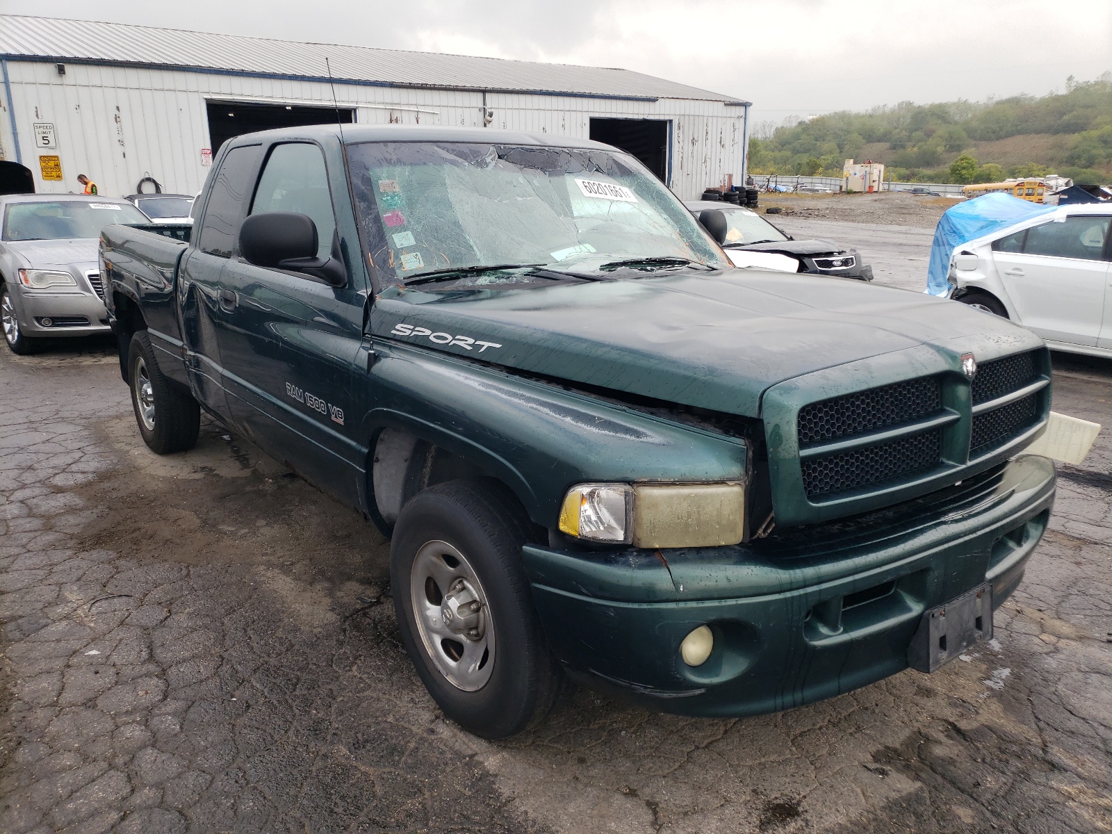 DODGE RAM 1500 2001 مع رقم تعريف المركبة 3B7HC13Z71G239603 - صورة من المزاد