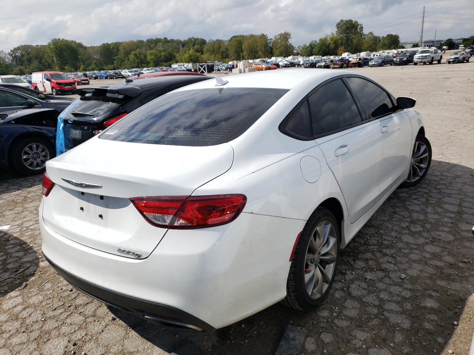 Photo 4 from auction – 2016 CHRYSLER 200 S with VIN 1C3CCCBBXGN130177