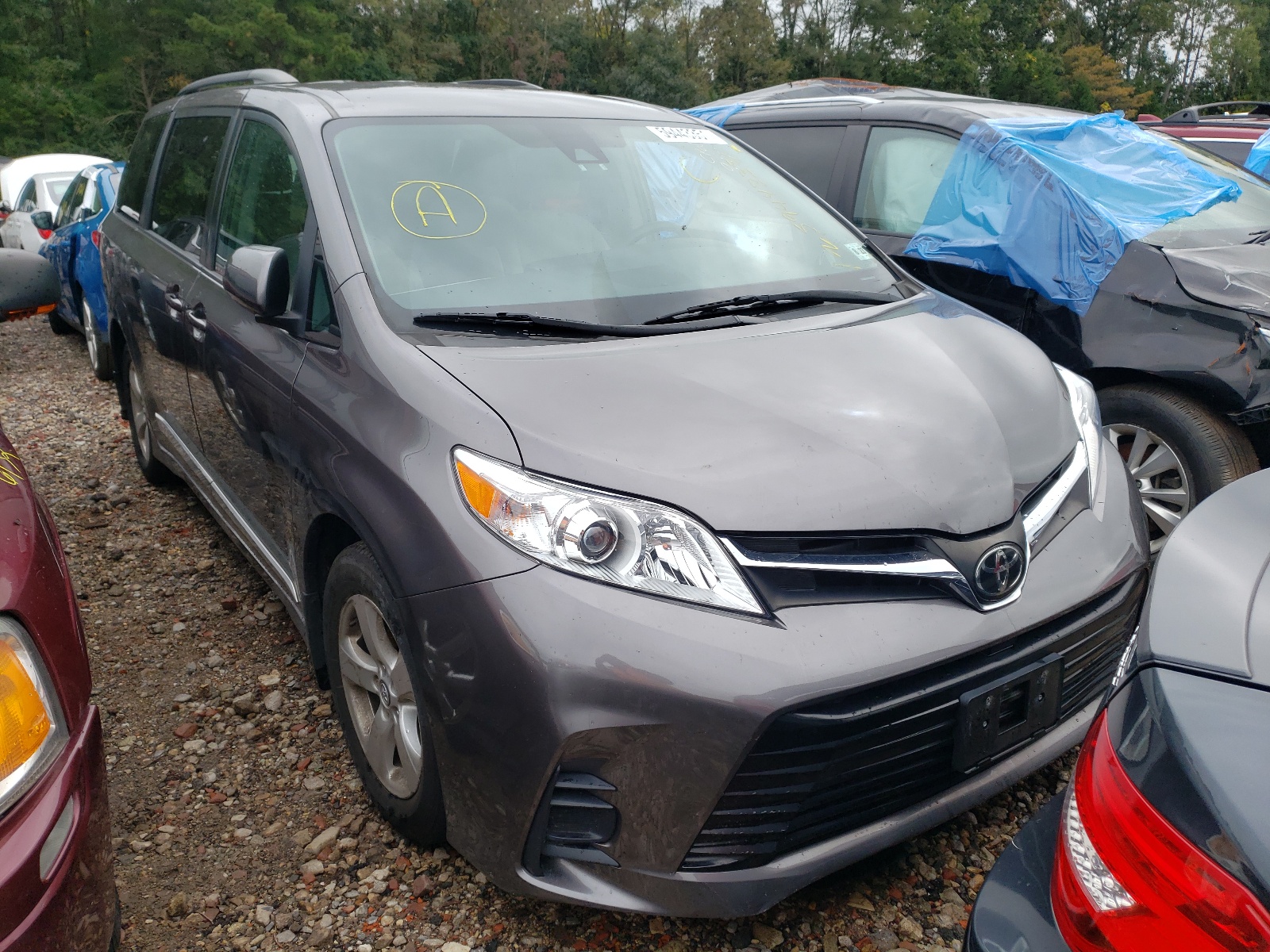 Photo 1 from auction – 2018 TOYOTA SIENNA LE with VIN 5TDKZ3DC8JS958242