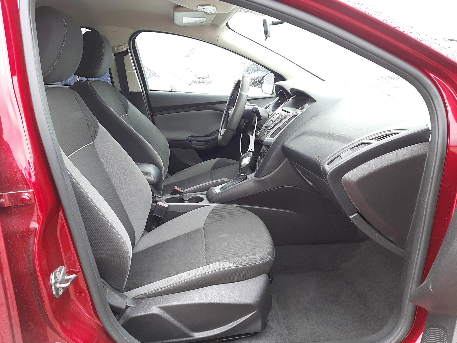 Photo 5 from auction – 2013 FORD FOCUS SE with VIN 1FADP3F29DL290479