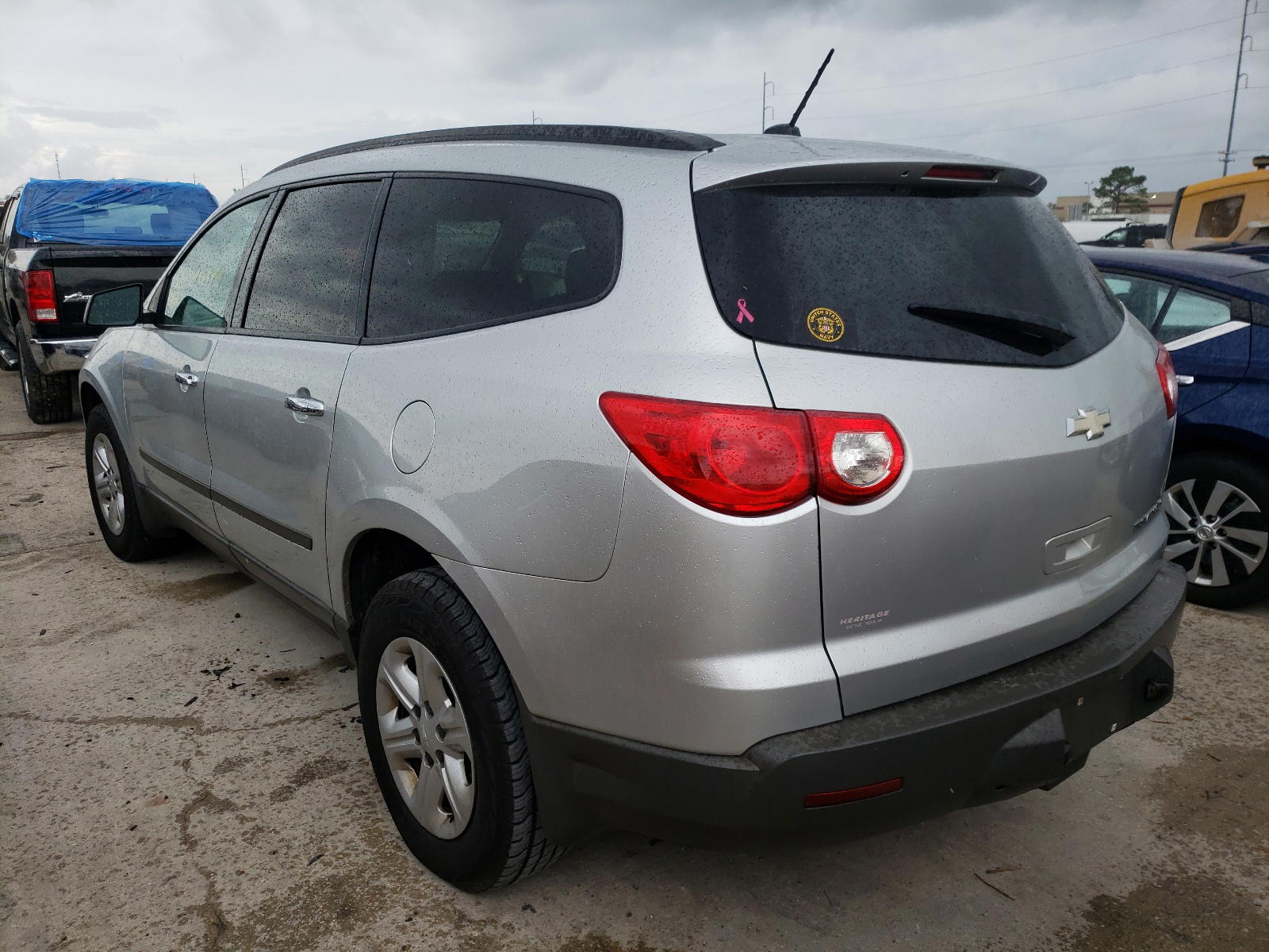 Photo 3 from auction – 2011 CHEVROLET TRAVERSE L with VIN 1GNKRFED1BJ204520