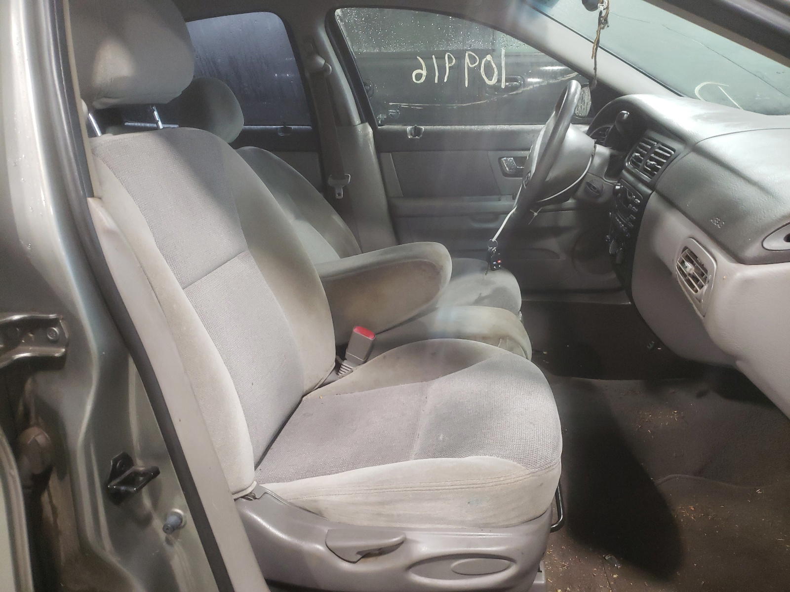 Photo 5 from auction – 2002 FORD TAURUS SE with VIN 1FAFP53U22G283454
