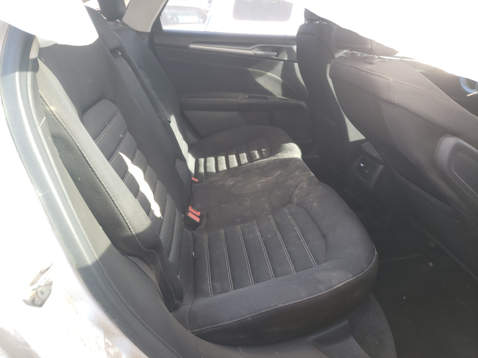 Photo 6 from auction – 2015 FORD FUSION SE with VIN 3FA6P0H7XFR228917