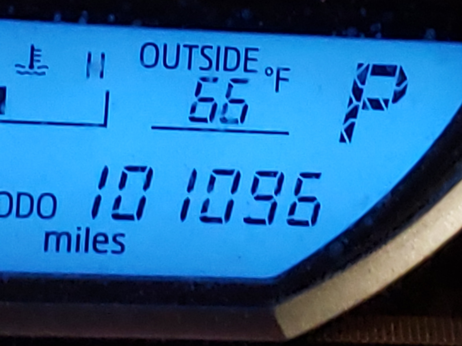 Photo 8 from auction – 2014 TOYOTA RAV4 XLE with VIN 2T3RFREV9EW191239