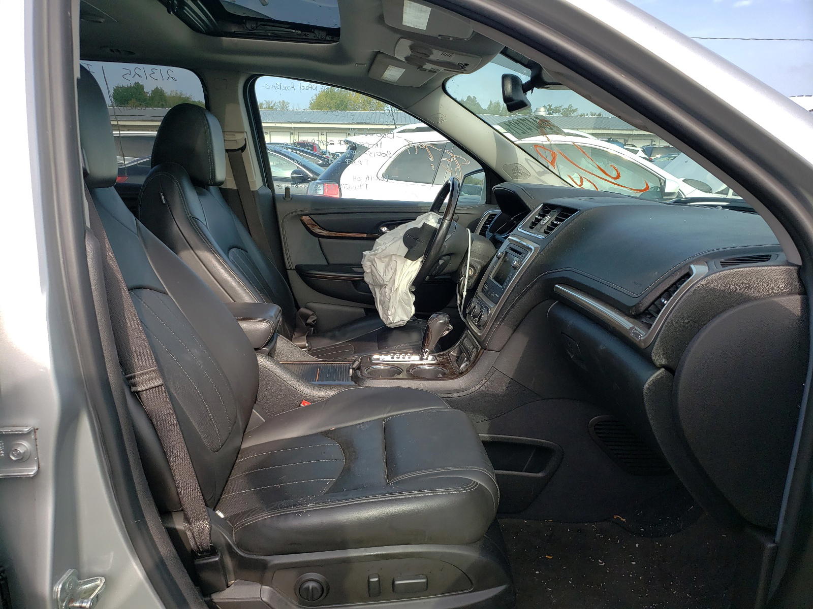 Photo 5 from auction – 2016 GMC ACADIA DEN with VIN 1GKKVTKD4GJ273334