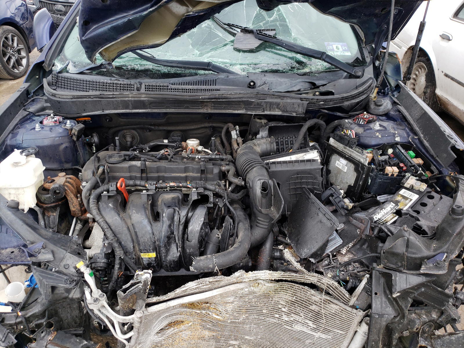 Photo 7 from auction – 2014 HYUNDAI SONATA SE with VIN 5NPEC4AC3EH851538