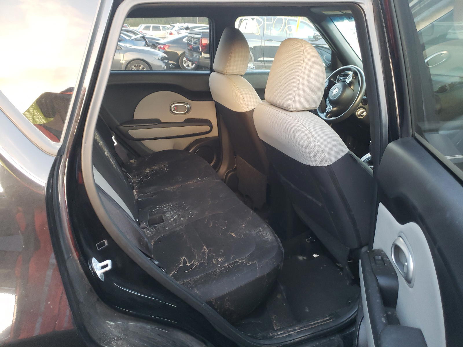 Photo 6 from auction – 2014 KIA SOUL with VIN KNDJN2A24E7032062