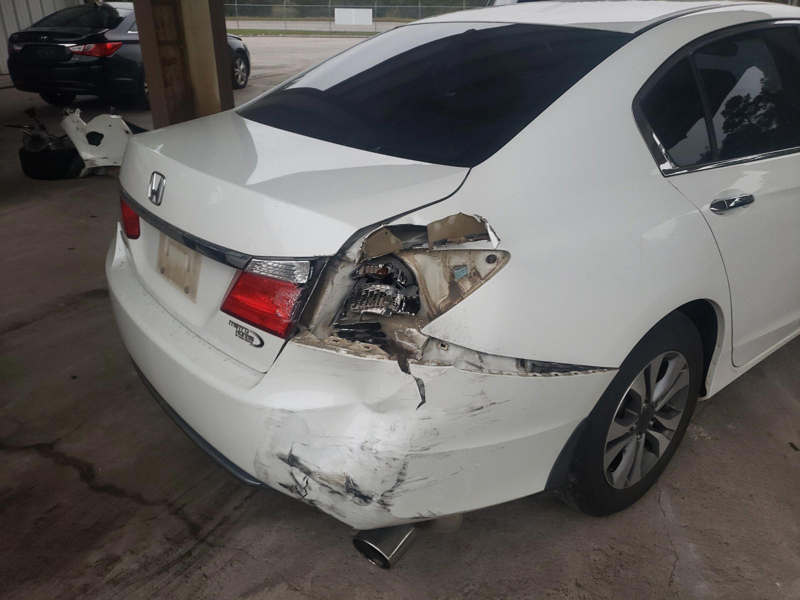 Photo 9 from auction – 2014 HONDA ACCORD with VIN 1HGCR2F35EA022983