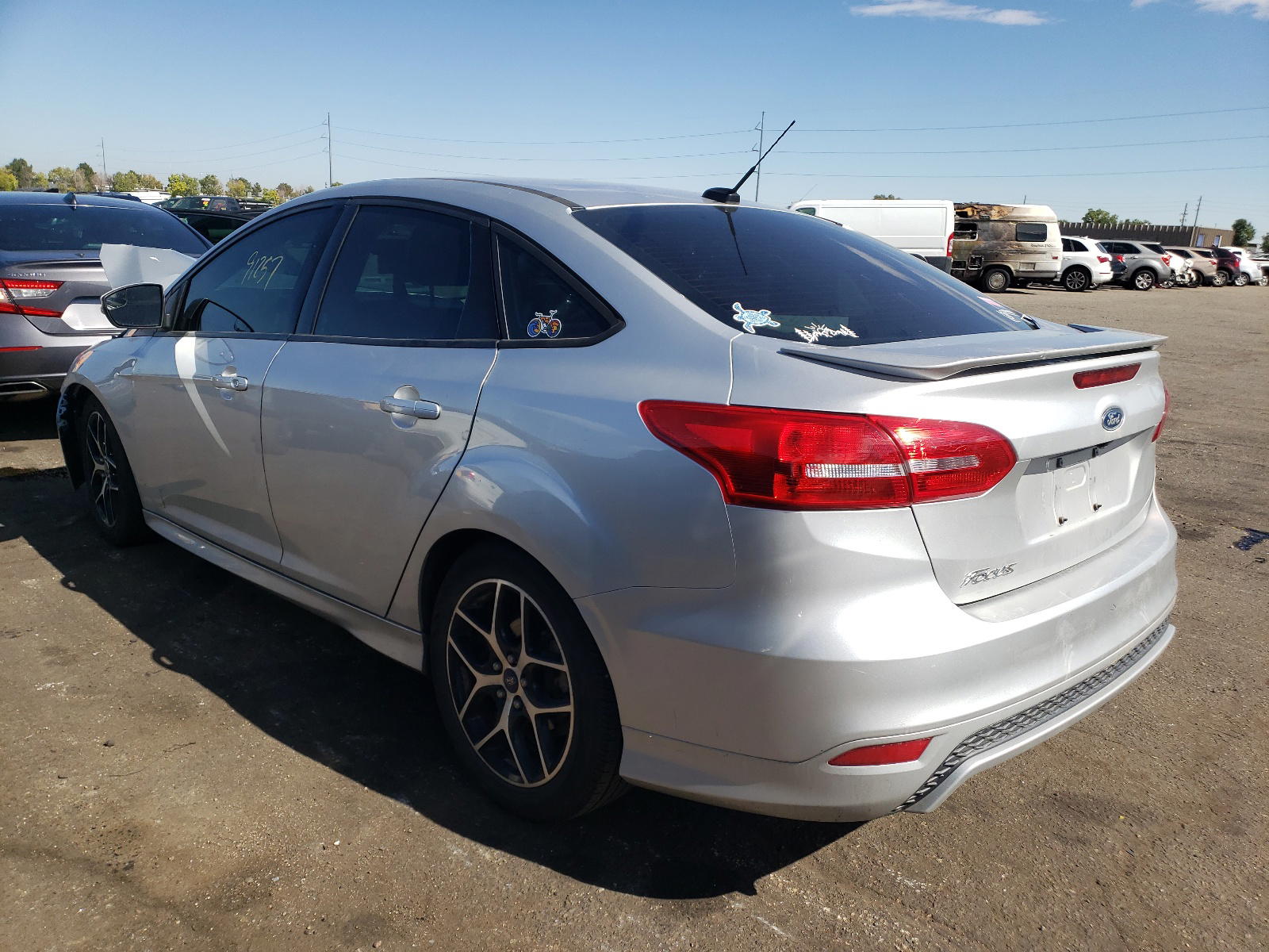 Photo 3 from auction – 2015 FORD FOCUS SE with VIN 1FADP3F29FL300043