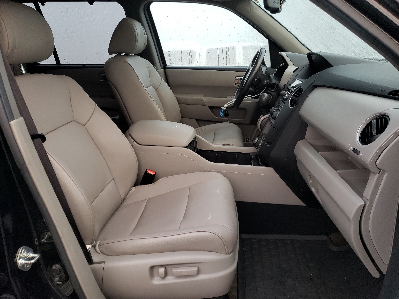 Photo 5 from auction – 2013 HONDA PILOT TOUR with VIN 5FNYF4H92DB052779