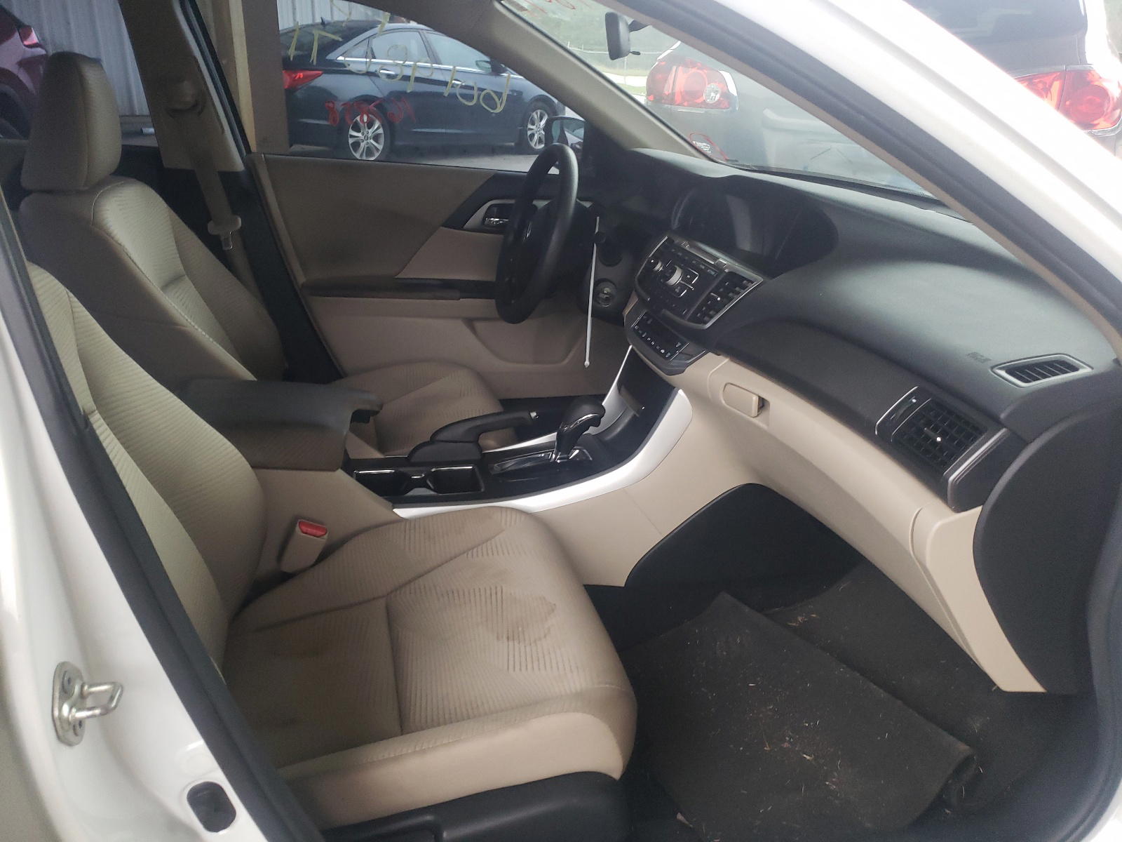 Photo 5 from auction – 2014 HONDA ACCORD with VIN 1HGCR2F35EA022983