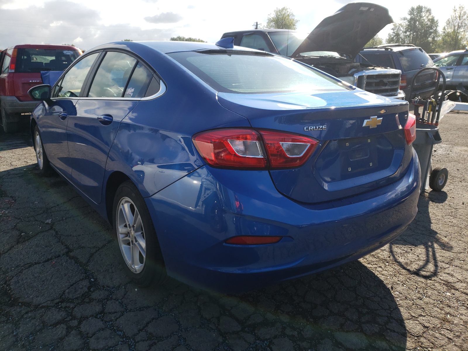 Photo 3 from auction – 2018 CHEVROLET CRUZE LT with VIN 1G1BE5SM2J7210902