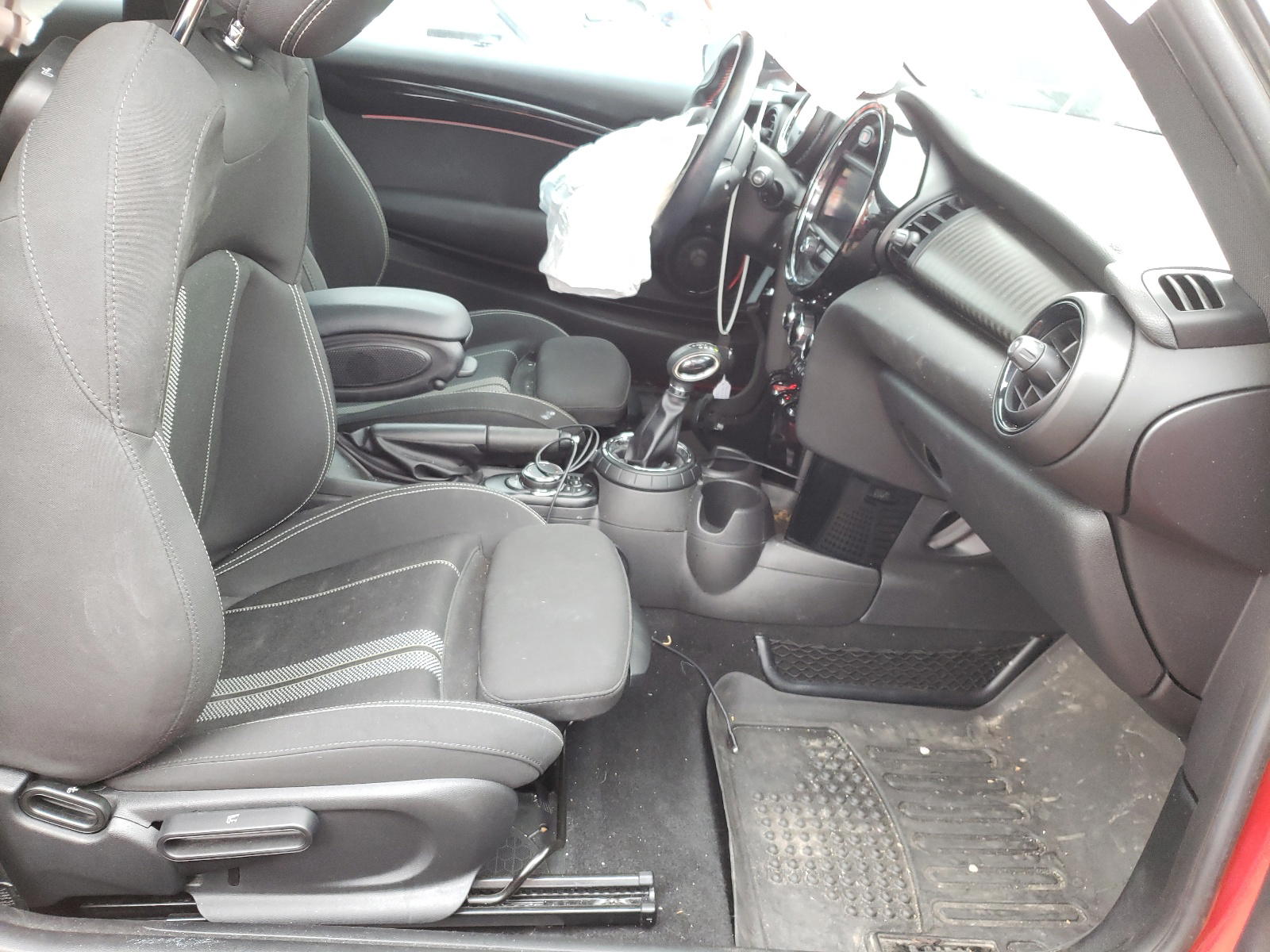 Photo 5 from auction – 2016 MINI COOPER S with VIN WMWXP7C53G3B92503
