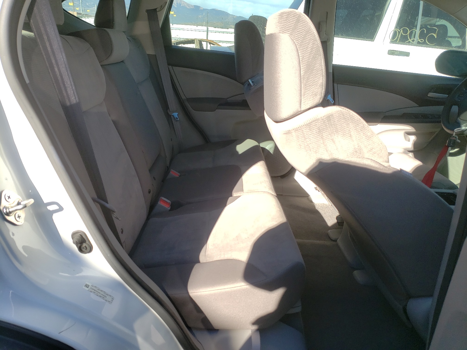 Photo 6 from auction – 2014 HONDA CR-V LX with VIN 5J6RM3H34EL044028