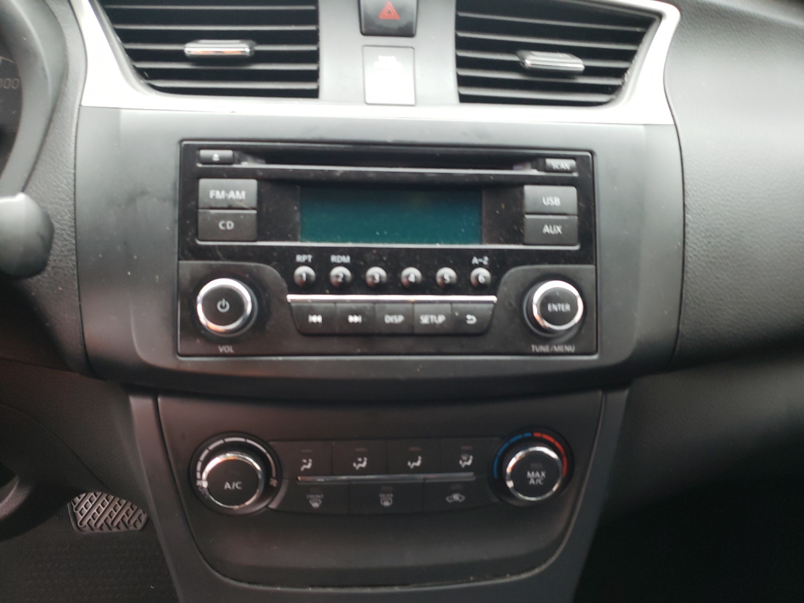 Photo 9 from auction – 2016 NISSAN SENTRA S with VIN 3N1AB7AP7GY248557