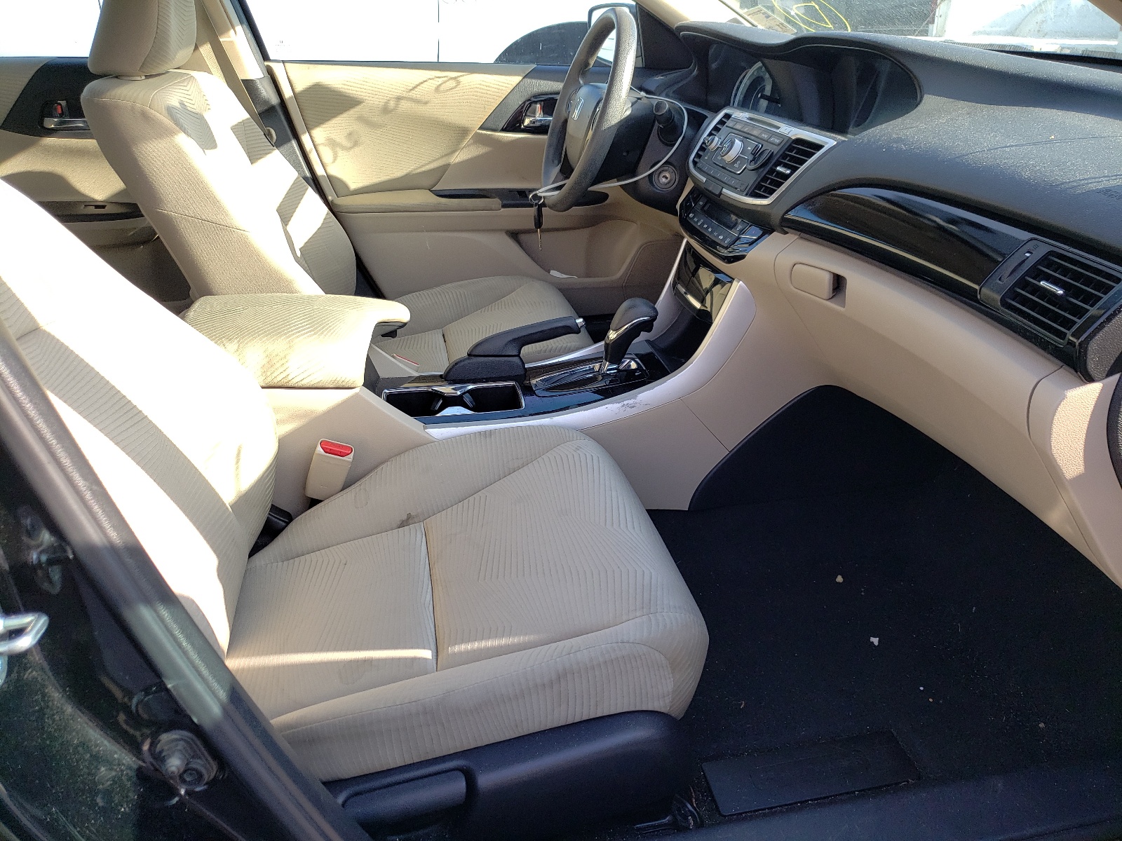 Photo 5 from auction – 2017 HONDA ACCORD LX with VIN 1HGCR2F34HA061925