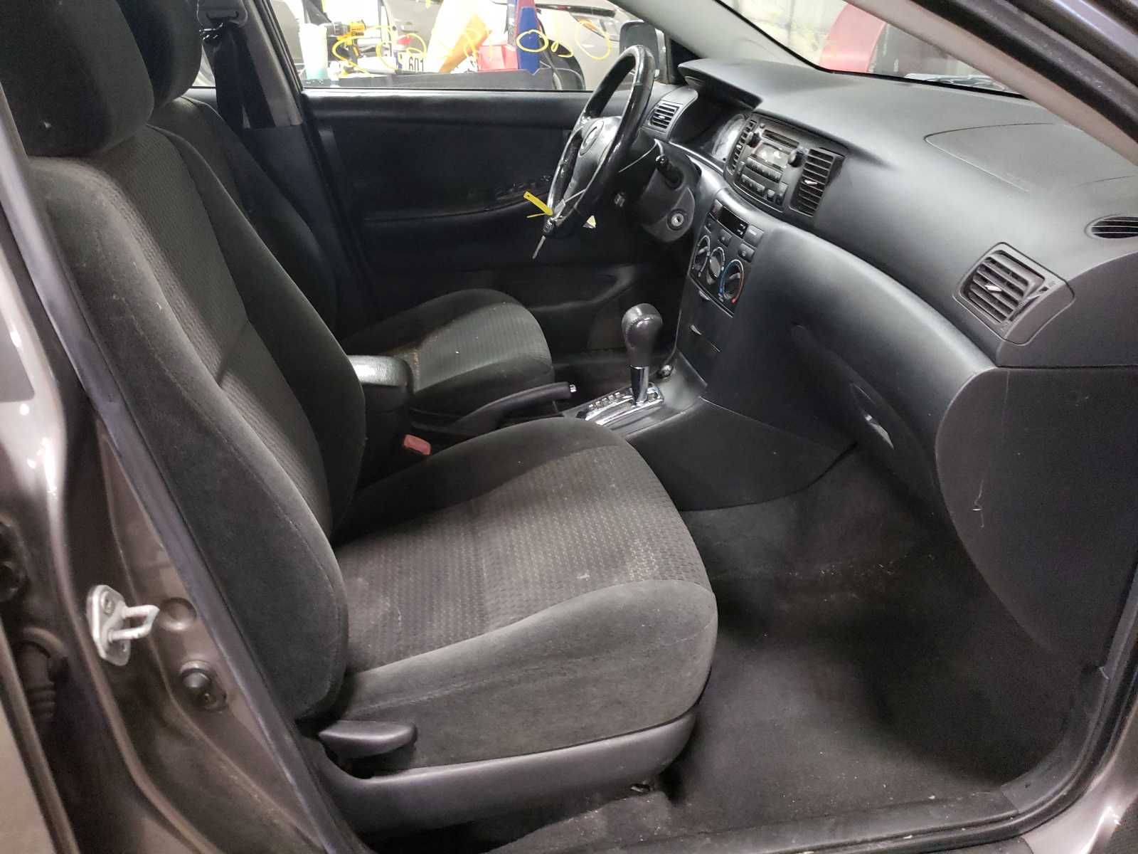 Photo 5 from auction – 2006 TOYOTA COROLLA CE with VIN 1NXBR32E66Z728718