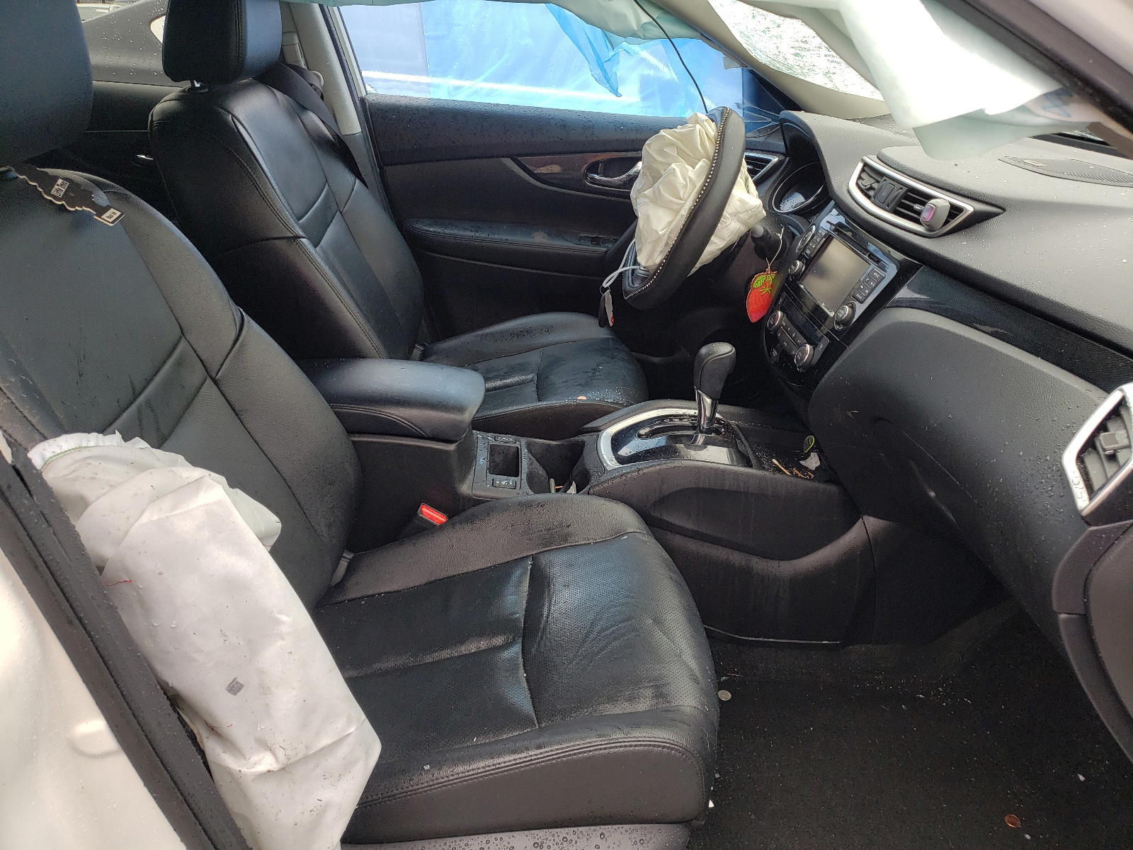 Photo 5 from auction – 2016 NISSAN ROGUE S with VIN KNMAT2MV8GP711945
