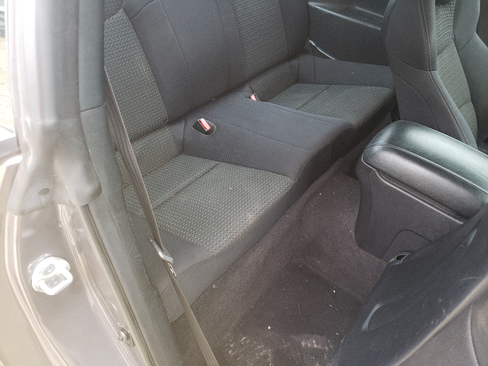 Photo 6 from auction – 2010 HYUNDAI GENESIS CO with VIN KMHHT6KD5AU035121