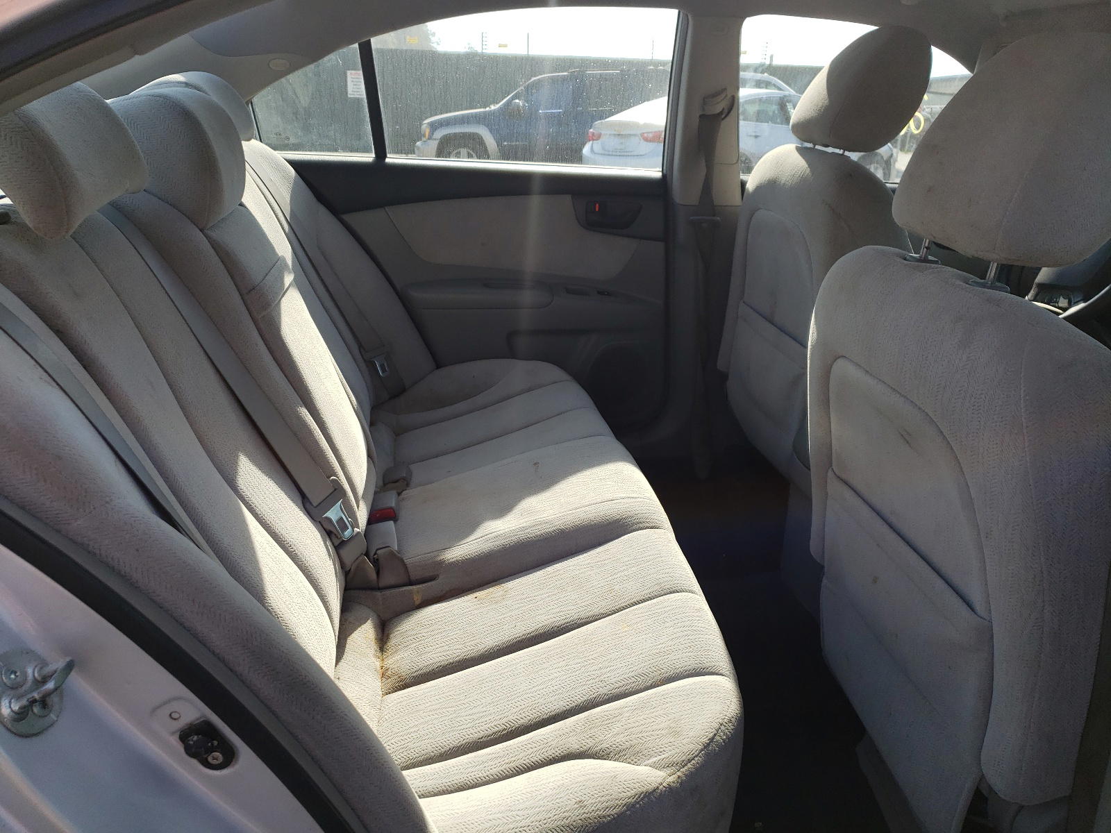 Photo 6 from auction – 2007 KIA OPTIMA LX with VIN KNAGE123675156518