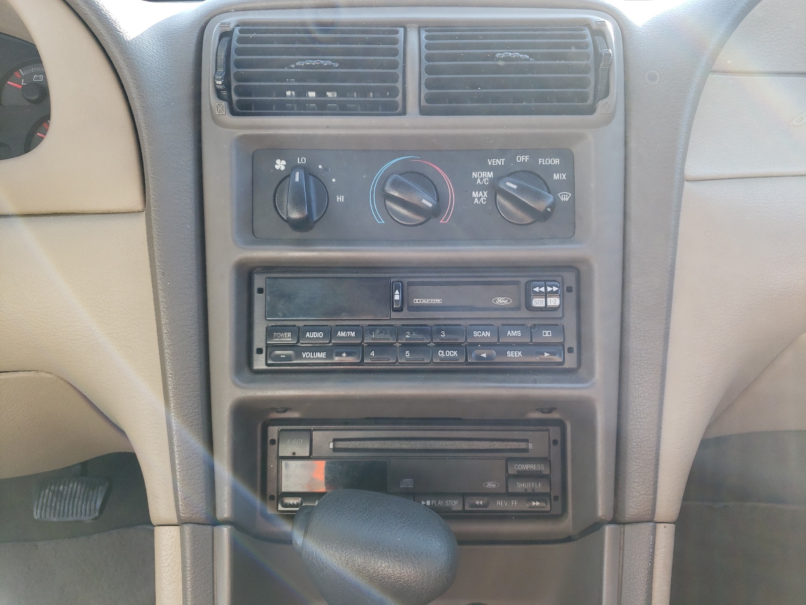 Photo 9 from auction – 1999 FORD MUSTANG with VIN 1FAFP4442XF140767