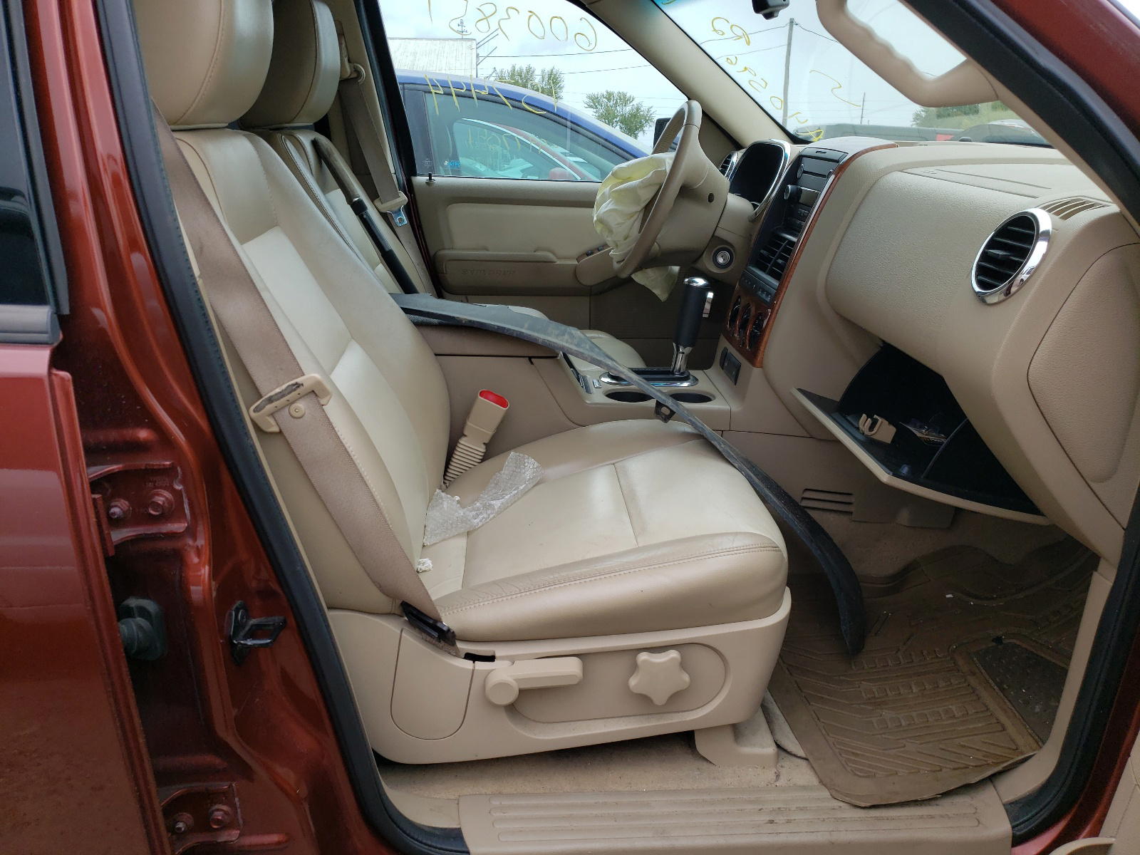 Photo 5 from auction – 2010 FORD EXPLORER E with VIN 1FMEU7EE8AUA40596
