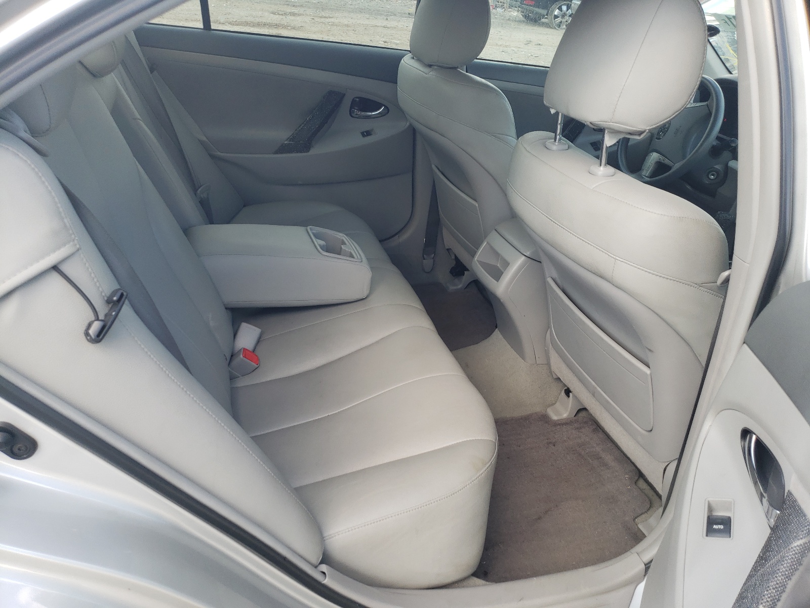 Photo 6 from auction – 2011 TOYOTA CAMRY BASE with VIN 4T4BF3EKXBR207737
