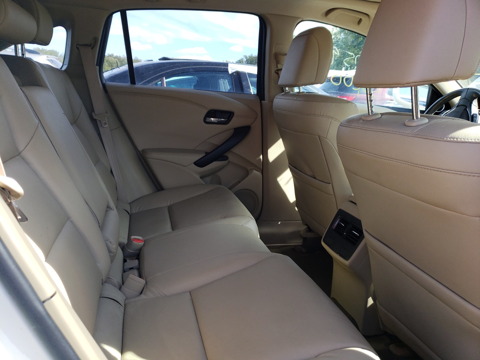 Photo 6 from auction – 2018 ACURA RDX with VIN 5J8TB4H32JL019874