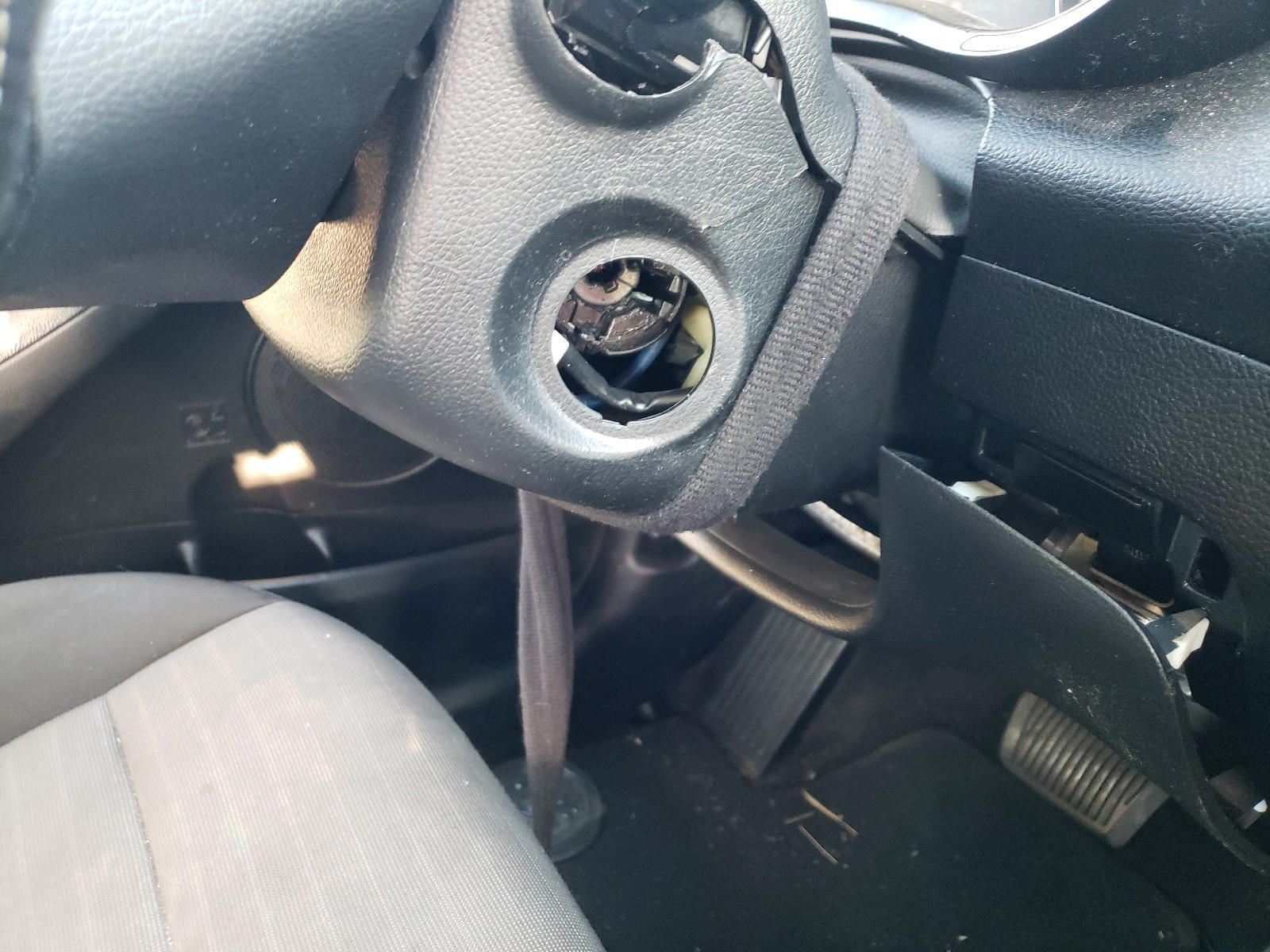 Photo 9 from auction – 2014 KIA FORTE EX with VIN KNAFX4A83E5206583