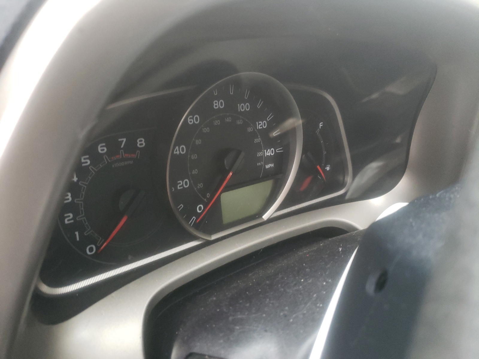 Photo 8 from auction – 2015 TOYOTA RAV4 XLE with VIN JTMRFREV2FD127705