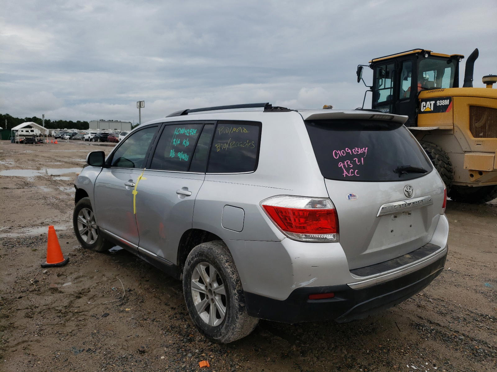 Photo 3 from auction – 2012 TOYOTA HIGHLANDER with VIN 5TDZK3EH8CS052933