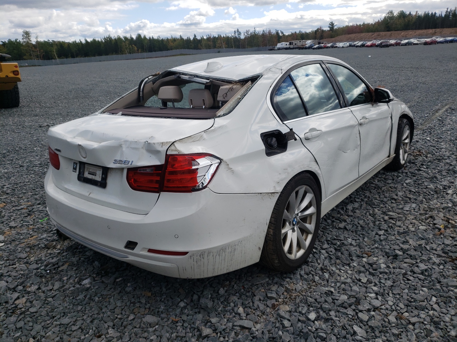 Photo 4 from auction – 2014 BMW 328 XI with VIN WBA3B3G5XENR83383