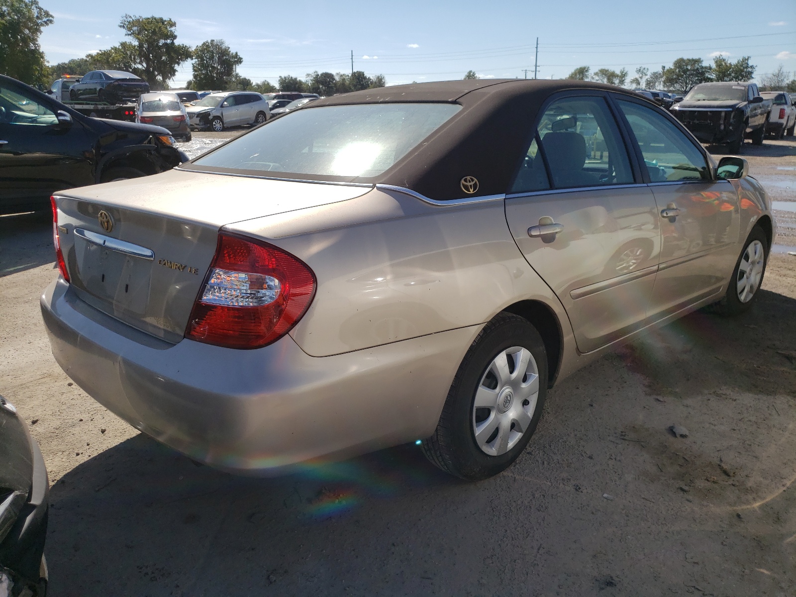 Photo 4 from auction – 2002 TOYOTA CAMRY LE with VIN 4T1BE32K72U070824