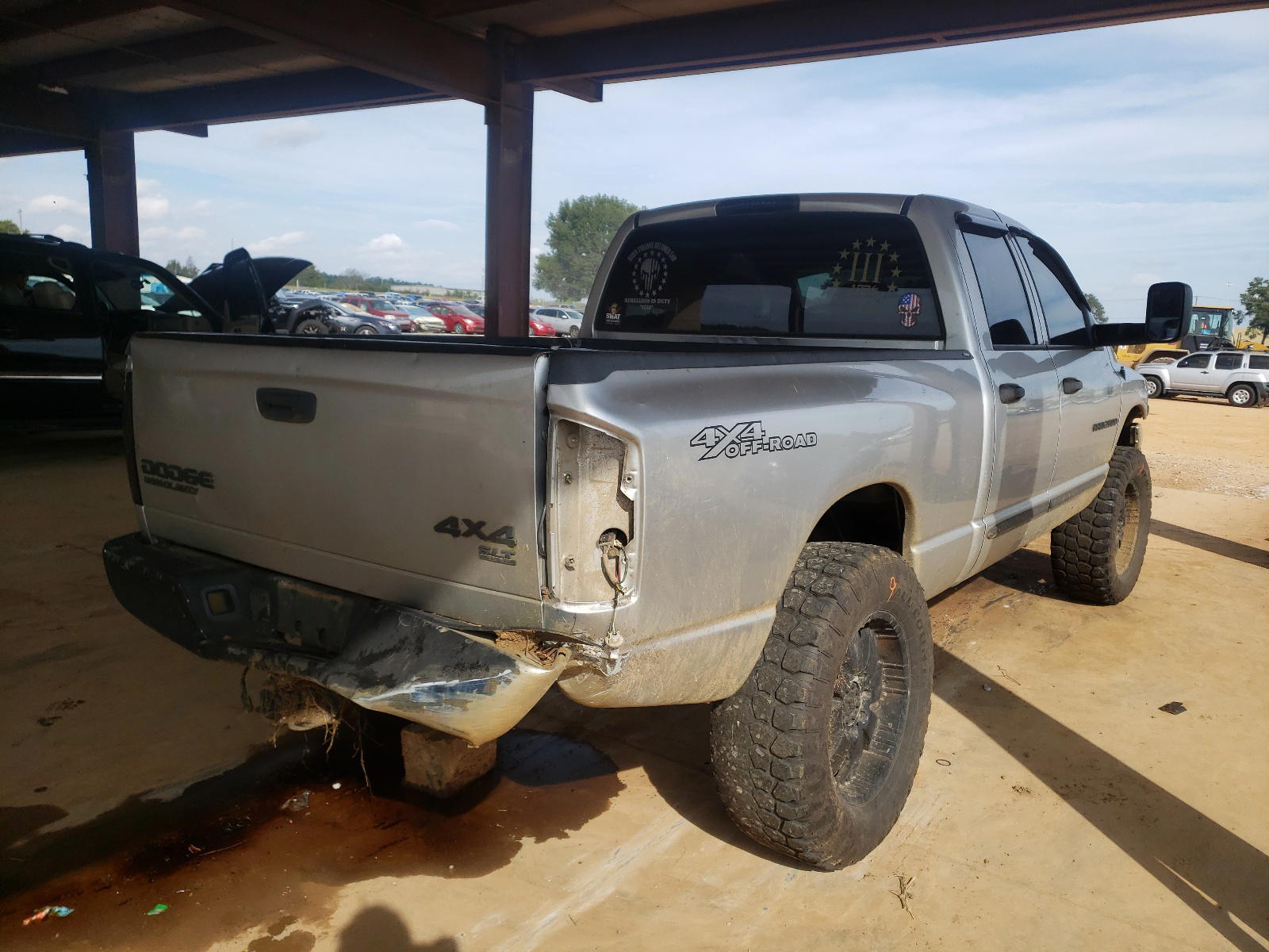 Photo 4 from auction – 2004 DODGE RAM 2500 S with VIN 3D7KU28C14G146115
