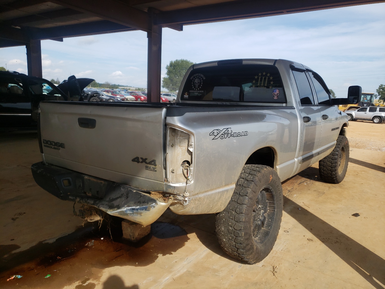 Zdjęcie 4 z aukcji – 2004 DODGE RAM 2500 S z VIN 3D7KU28C14G146115