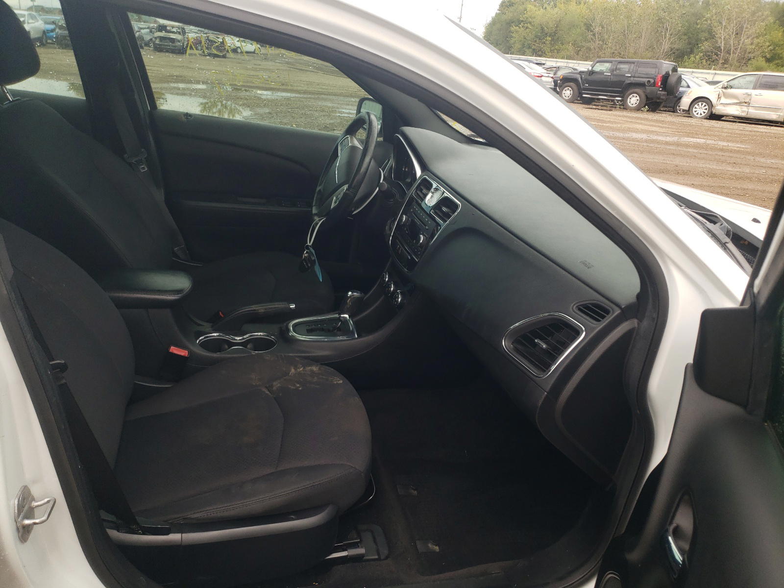 Photo 5 from auction – 2013 CHRYSLER 200 TOURIN with VIN 1C3CCBBB2DN575213
