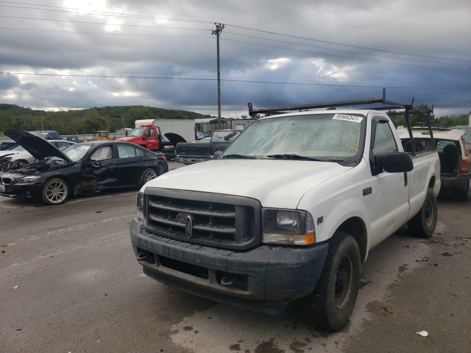 Photo 2 from auction – 2002 FORD F350 SRW S with VIN 1FTSF30S52EA00446