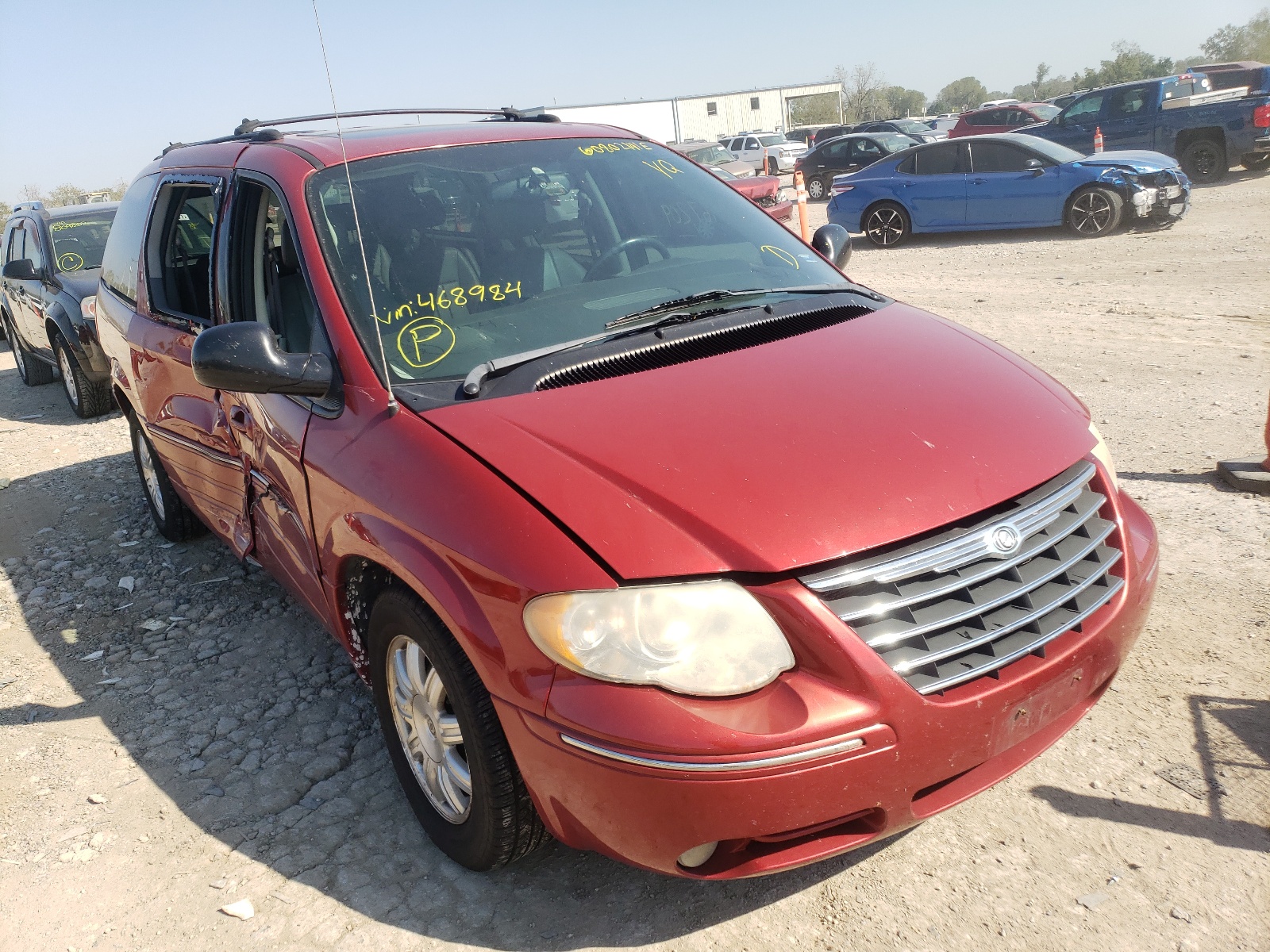 Photo 1 from auction – 2005 CHRYSLER TOWN & COU with VIN 2C4GP54L45R468984