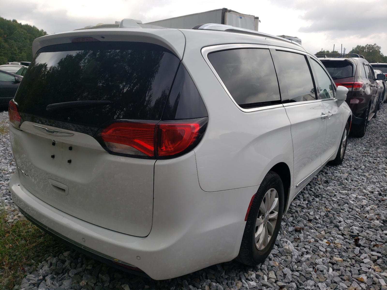 Photo 4 from auction – 2018 CHRYSLER PACIFICA T with VIN 2C4RC1BGXJR112276