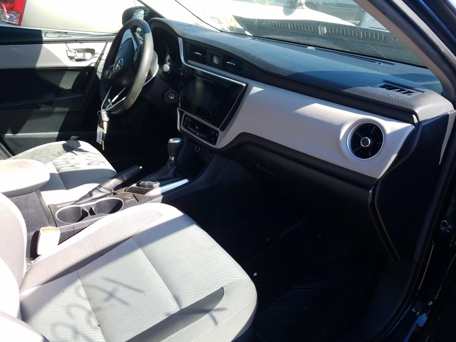 Photo 5 from auction – 2019 TOYOTA COROLLA L with VIN 2T1BURHEXKC232115
