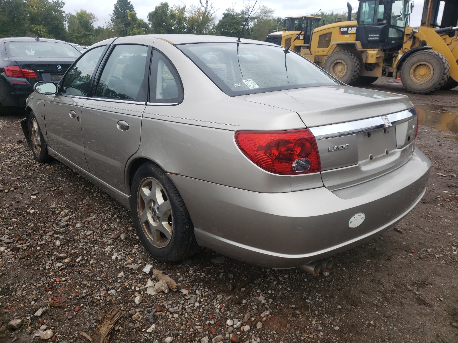 Photo 3 from auction – 2003 SATURN L300 with VIN 1G8JW54R33Y552505