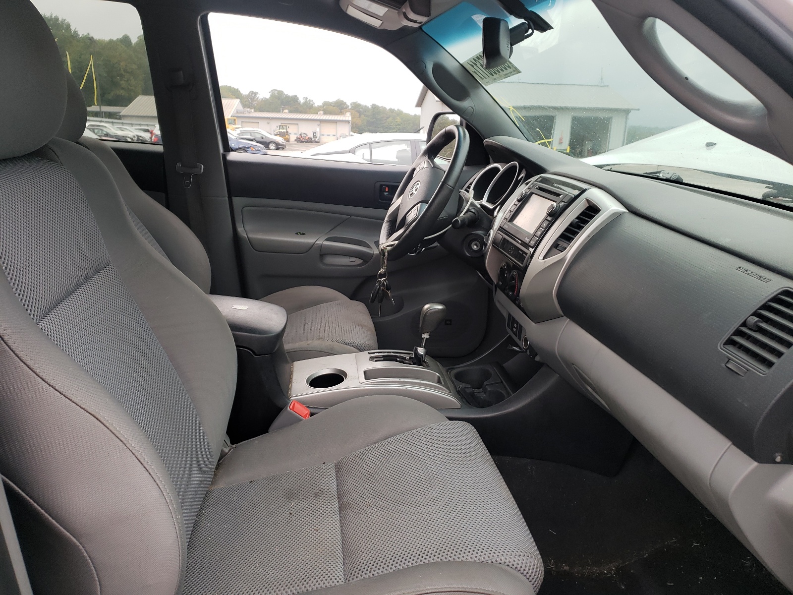 Photo 5 from auction – 2012 TOYOTA TACOMA DOU with VIN 3TMMU4FN5CM047686