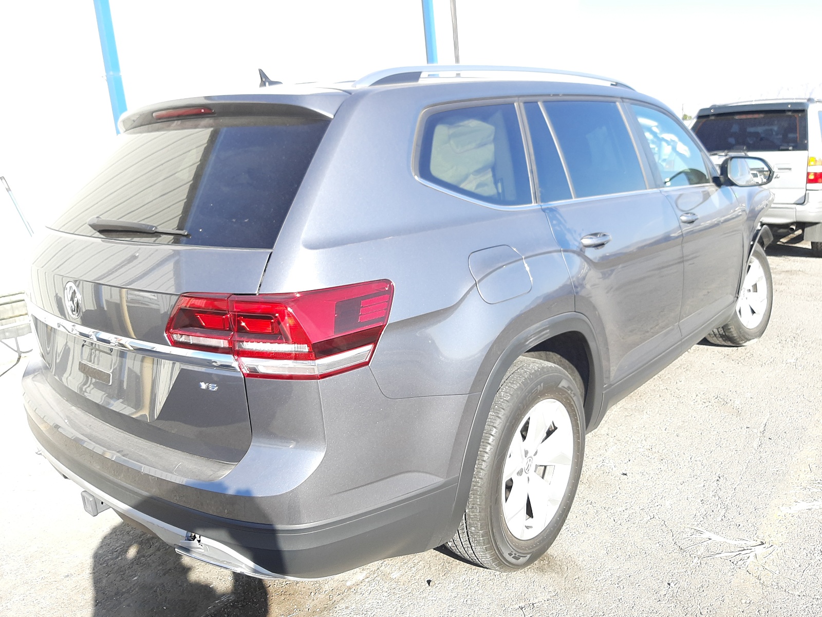 Photo 4 from auction – 2019 VOLKSWAGEN ATLAS SE with VIN 1V2DR2CA2KC524211
