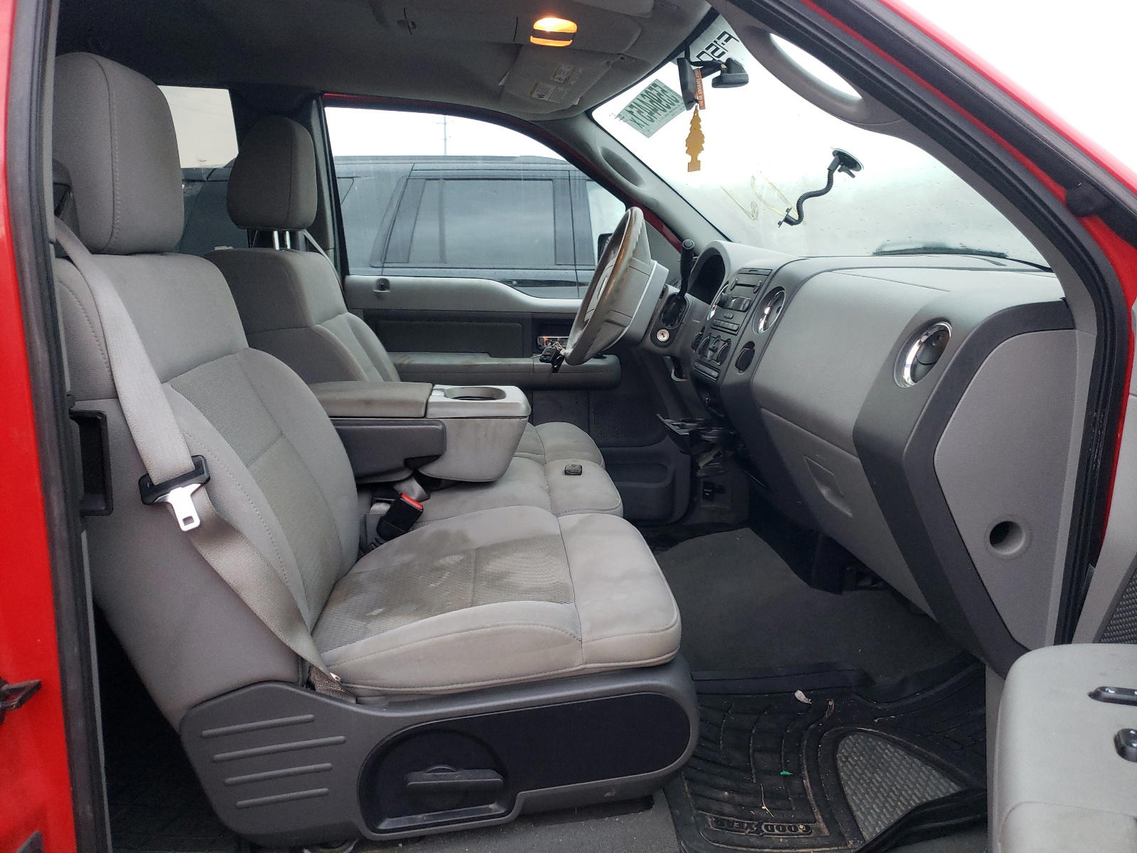 Photo 5 from auction – 2006 FORD F150 with VIN 1FTPX14576KD44024