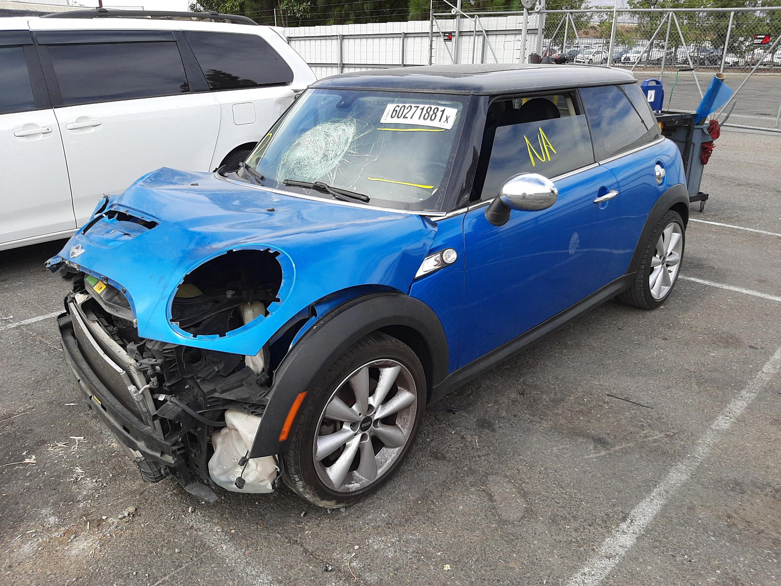 Photo 2 from auction – 2011 MINI COOPER S with VIN WMWSV3C56BTY10881