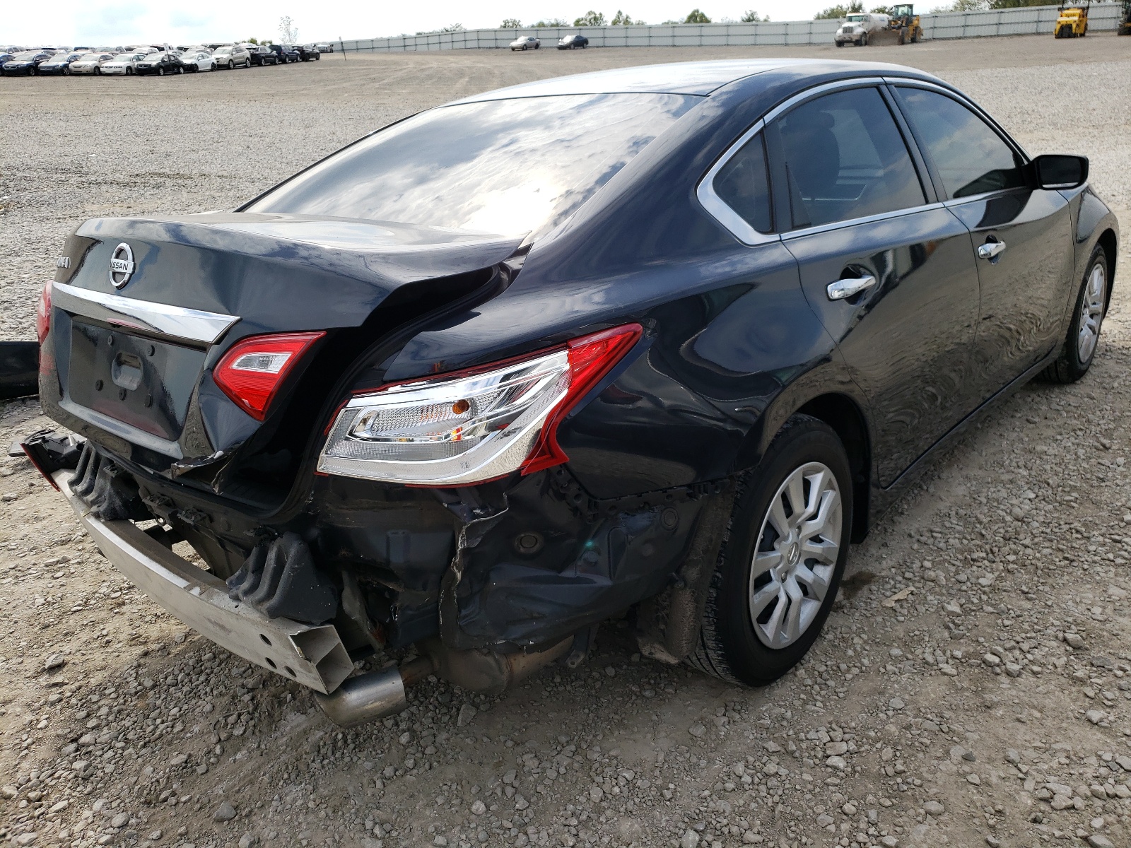 Photo 4 from auction – 2017 NISSAN ALTIMA 2.5 with VIN 1N4AL3AP5HC189236