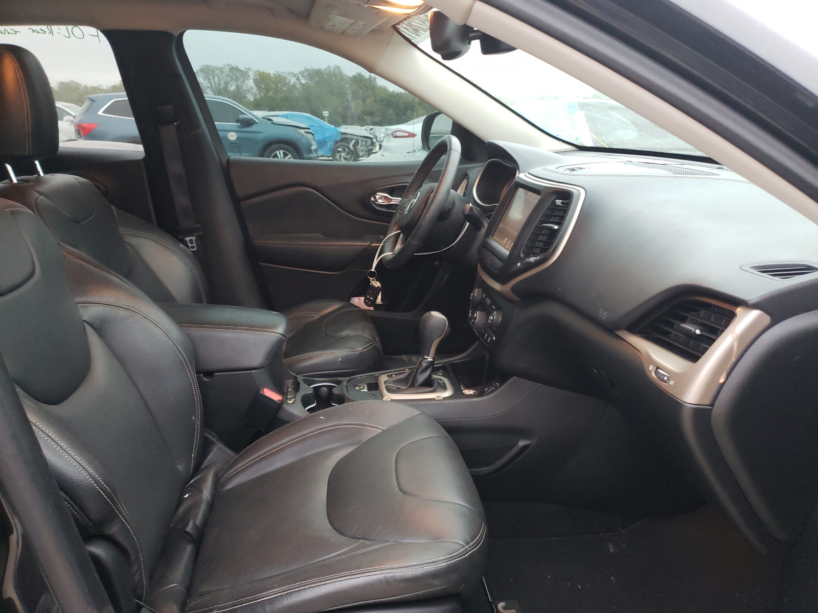 Photo 5 from auction – 2015 JEEP CHEROKEE L with VIN 1C4PJLCS1FW781613